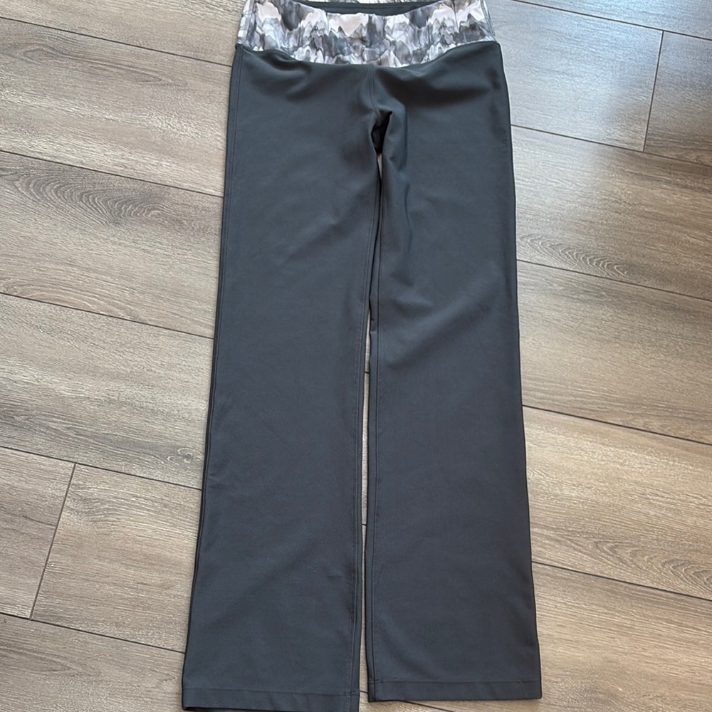 Mondetta Black and Gray Straight Leg Pants SM324